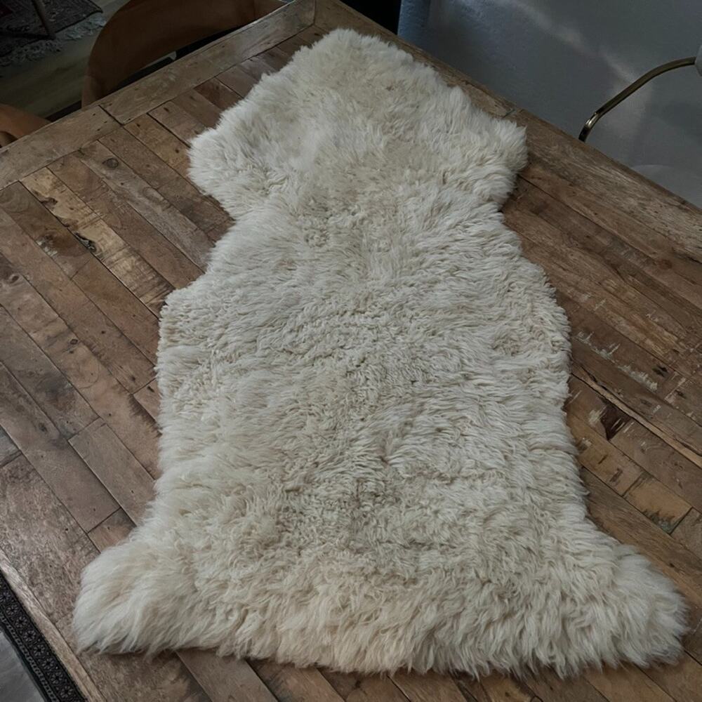Cream-Colored Genuine Sheepskin Pelt Rug 39 in
